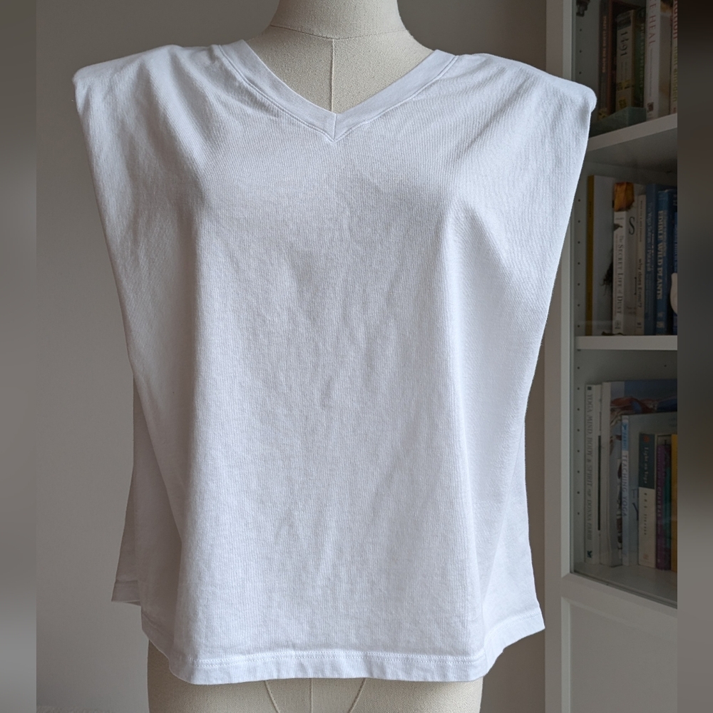 Babaton White Sleeveless Muscle Tee Relaxed Fit